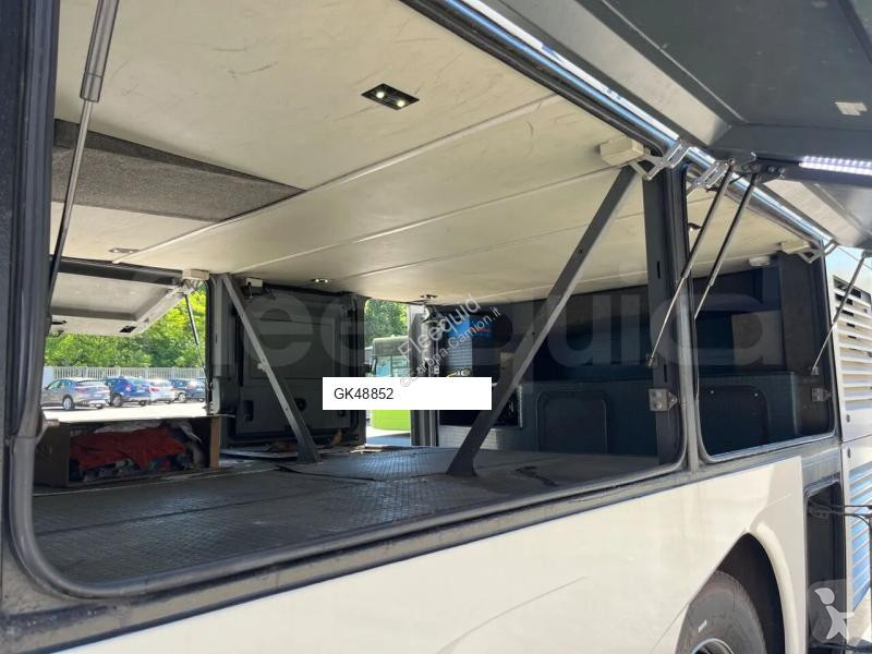 باص Neoplan Skyliner