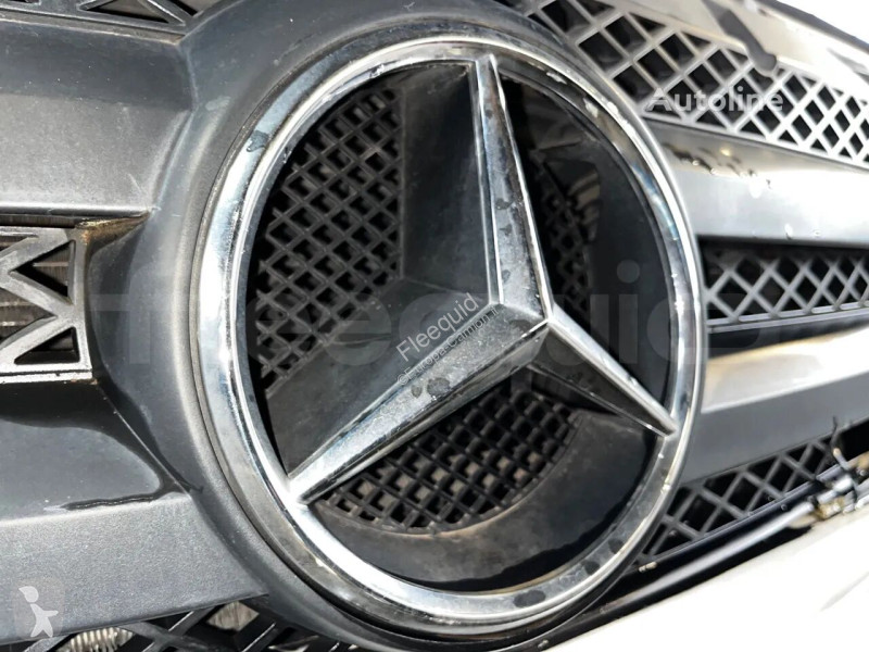 باص Mercedes