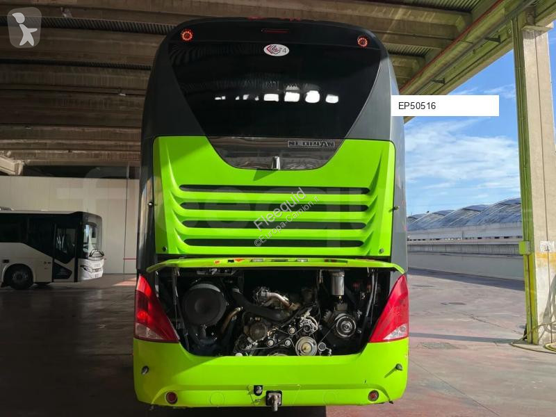 باص Neoplan Skyliner