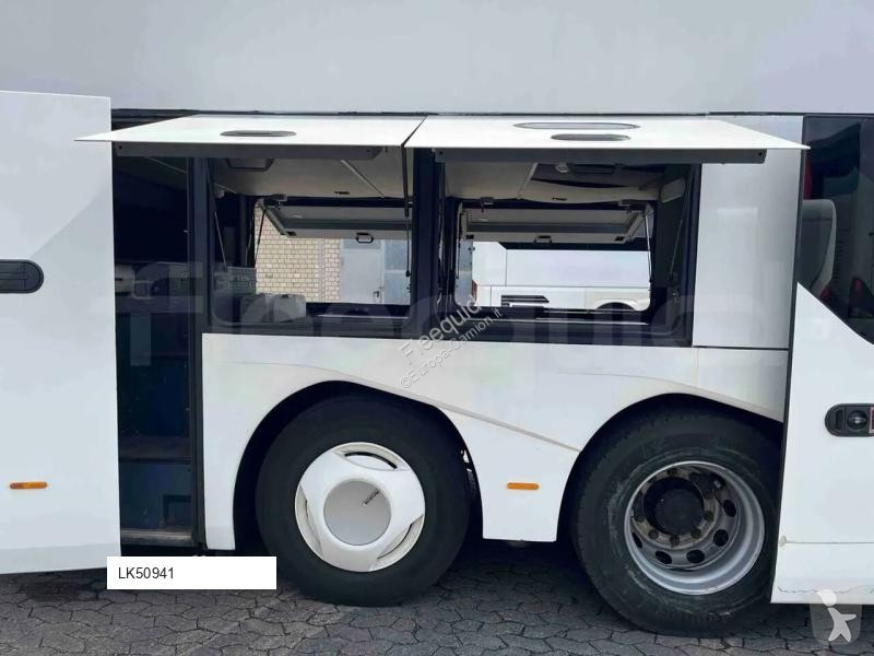 باص Neoplan Skyliner