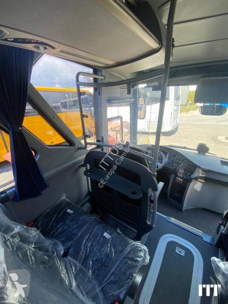 باص Isuzu Visigo