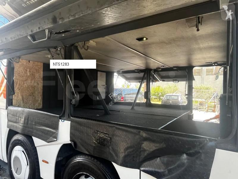باص Neoplan Skyliner