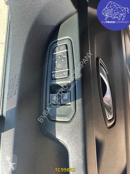 Véhicule utilitaire Nissan 2.0 DCI - MINIBUS -...