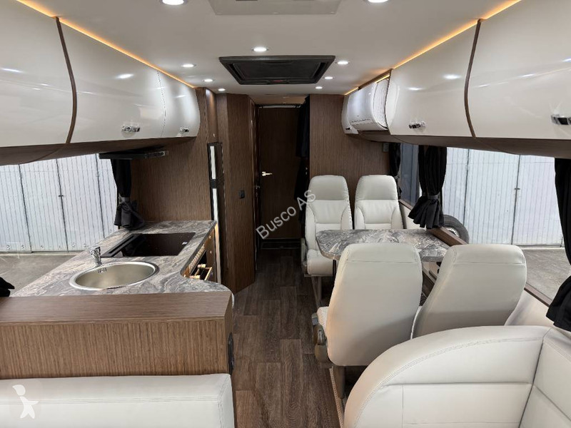 Autóbusz Volvo 9900. Motorhome!