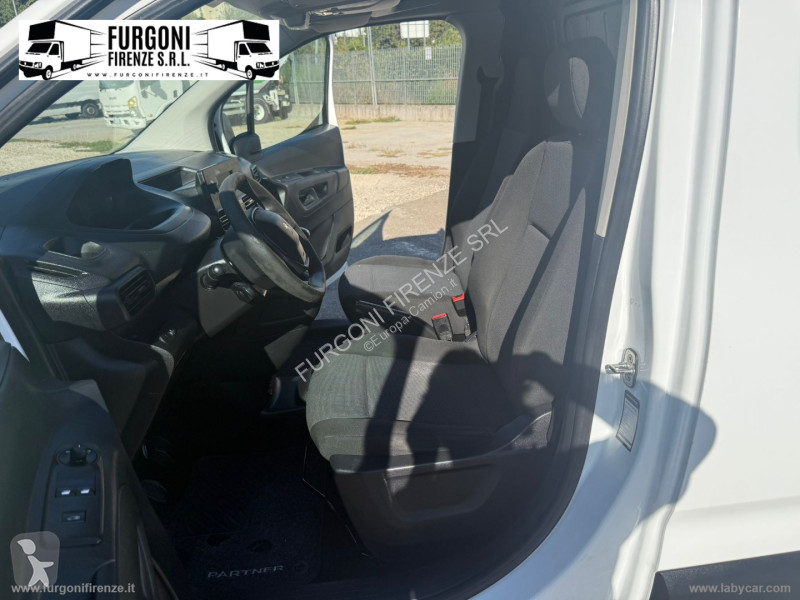 Autobus Peugeot BlueHDi 100 PC Furg. Pro