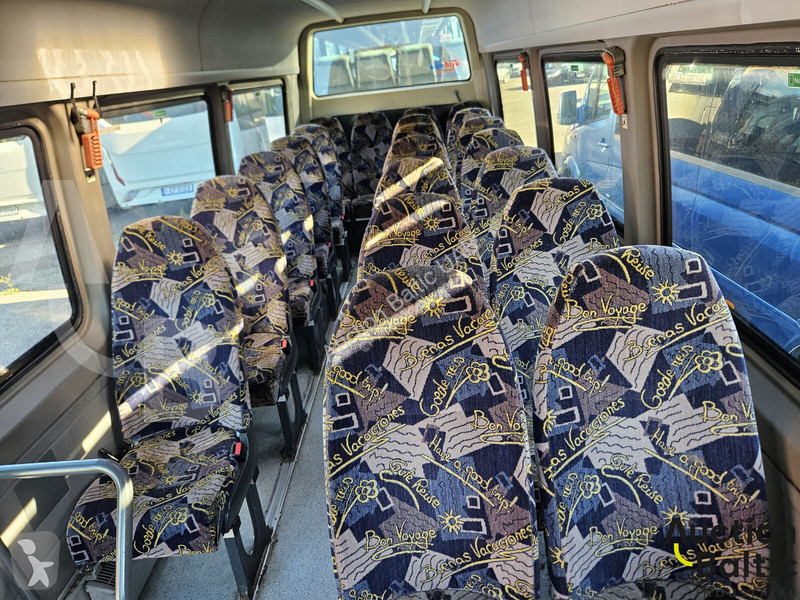 Autobuz Mercedes