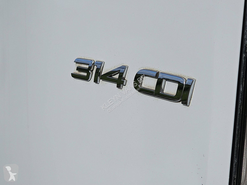 Véhicule utilitaire Mercedes 314 9 persoons LED...