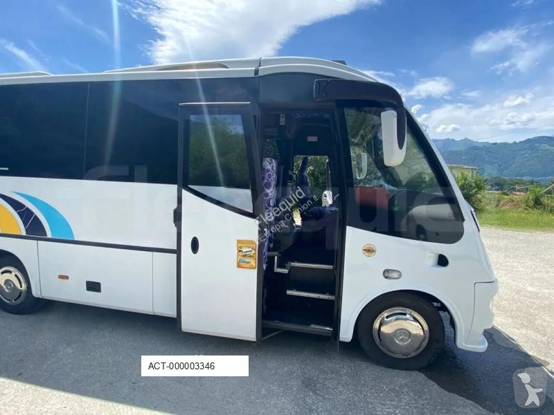 باص Mercedes Beluga