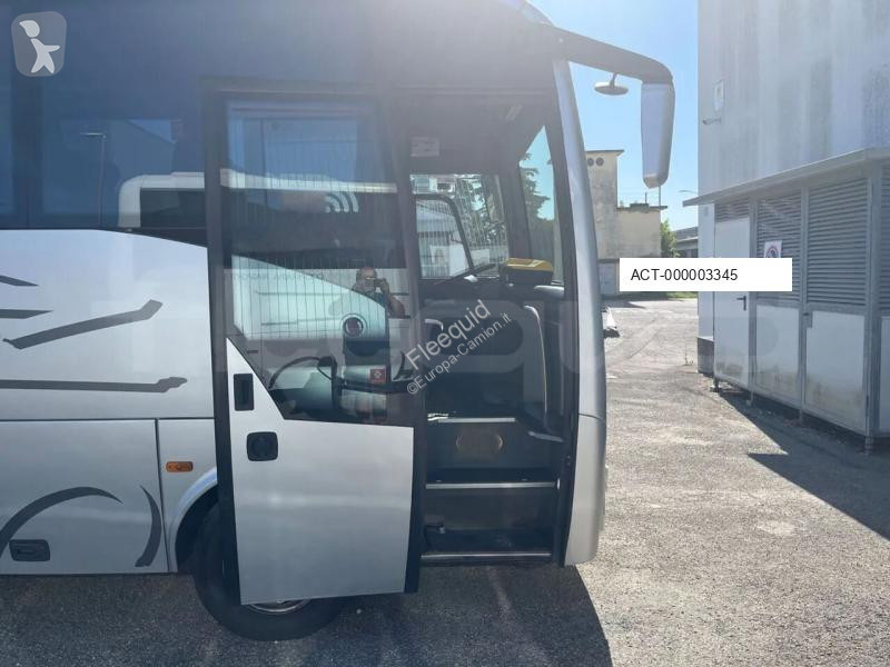 Bus Isuzu Novo