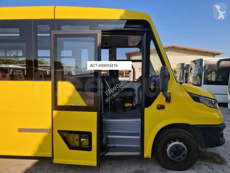 Autobussen Iveco Indcar