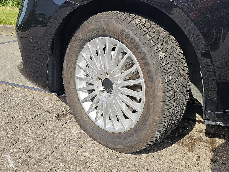 باص Mercedes 300 L3 XL 7-Pers 90 kWh EQV