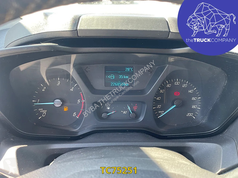 باص Ford kombi 130.35 9 places