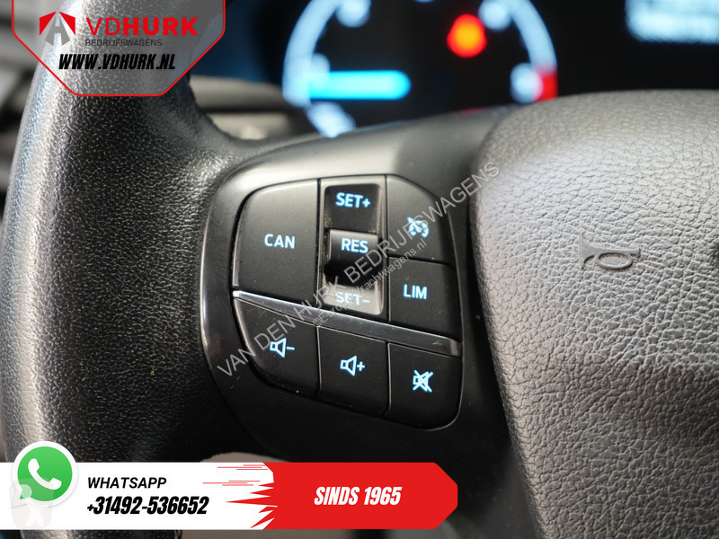 عربة نفعية Ford Tourneo 2.0 TDCI €28.352,-...