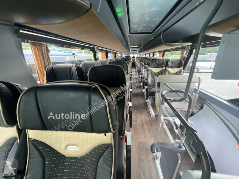 باص Neoplan Skyliner L