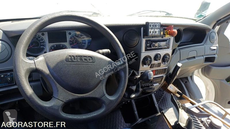 Veículo utilitário Mercedes INTOURO