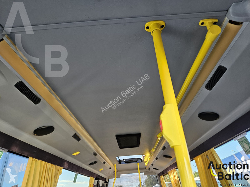 Autobuz Mercedes