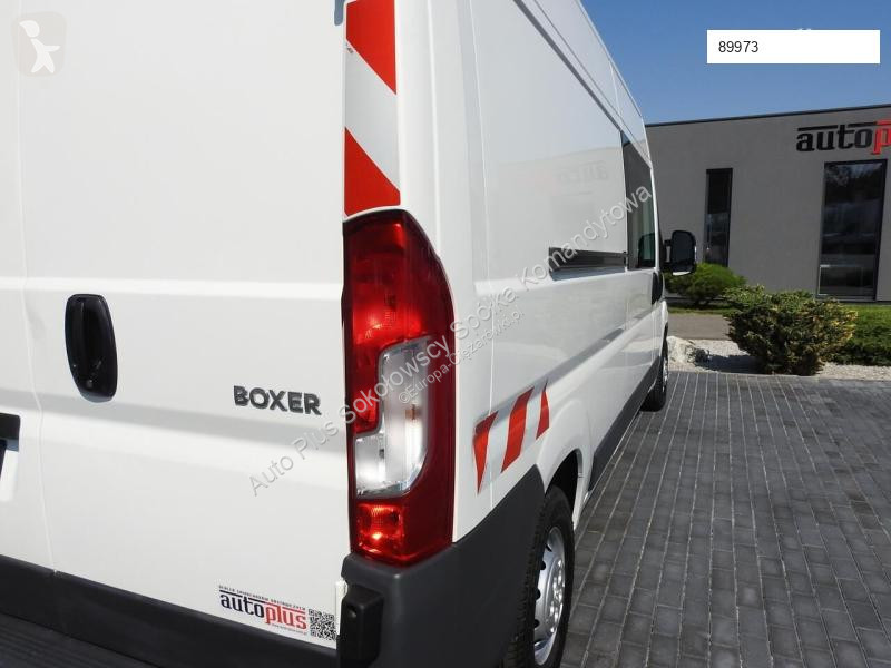 Véhicule utilitaire Peugeot BOXER FURGON...