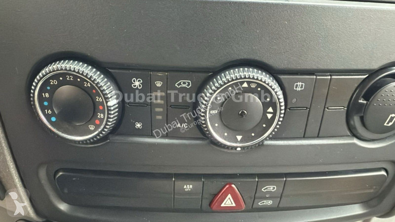 باص Mercedes 515 15-Sitzplätze