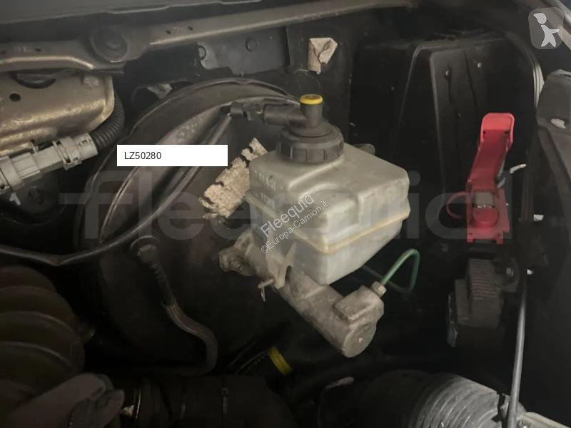 باص Nissan