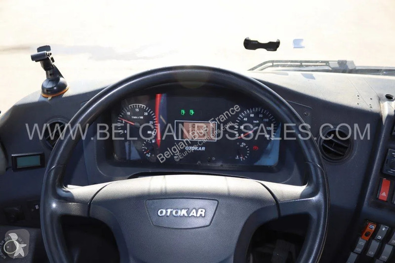 باص Otokar Vectio 250U / 9.2m / Manual / Lift /...