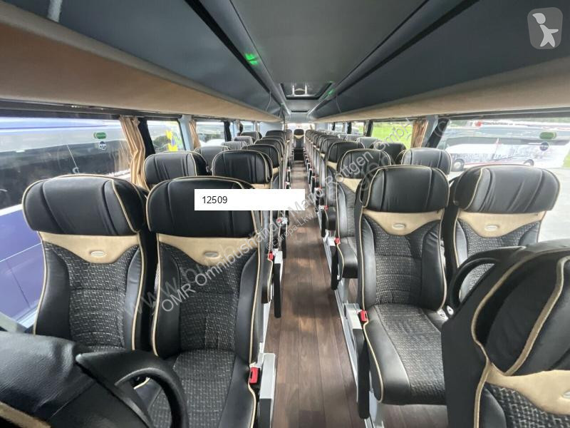 باص Neoplan Skyliner L