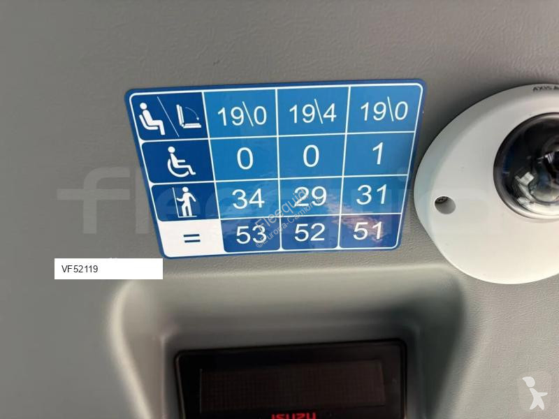 Autobussen Isuzu Novo