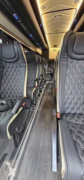 Autobus Mercedes 519 cdi  19+1+1 on stock