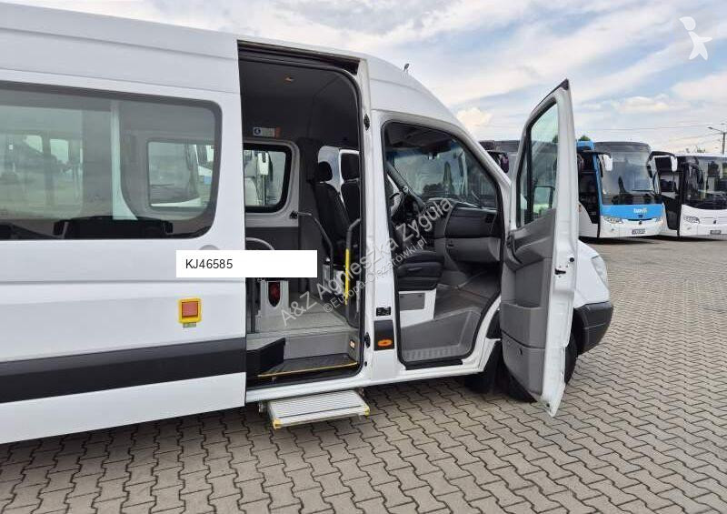 Autobuz Mercedes