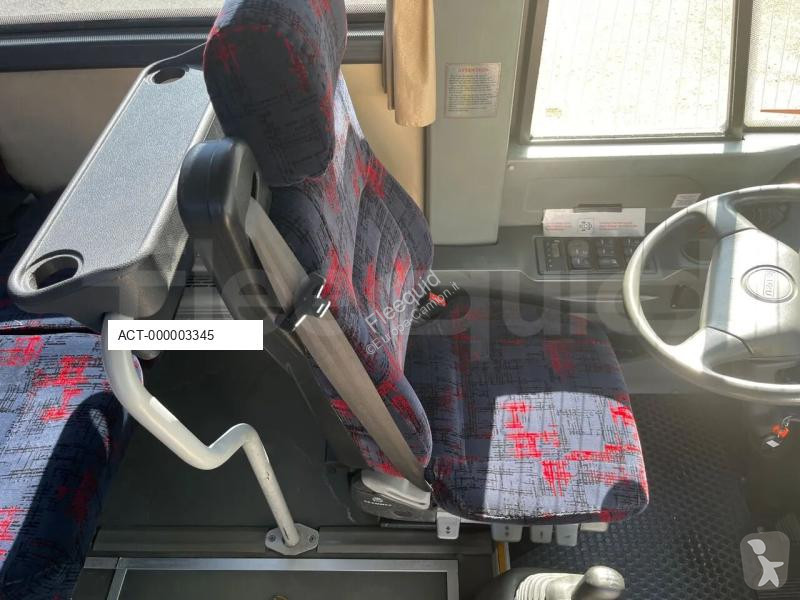 Bus Isuzu Novo