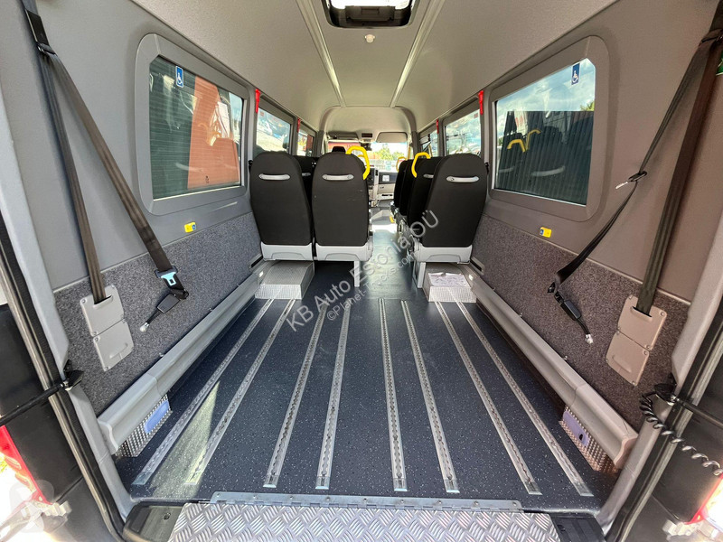 Camioneta Mercedes 516 CDI 12 SEATS + 2...