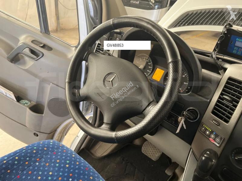 باص Mercedes