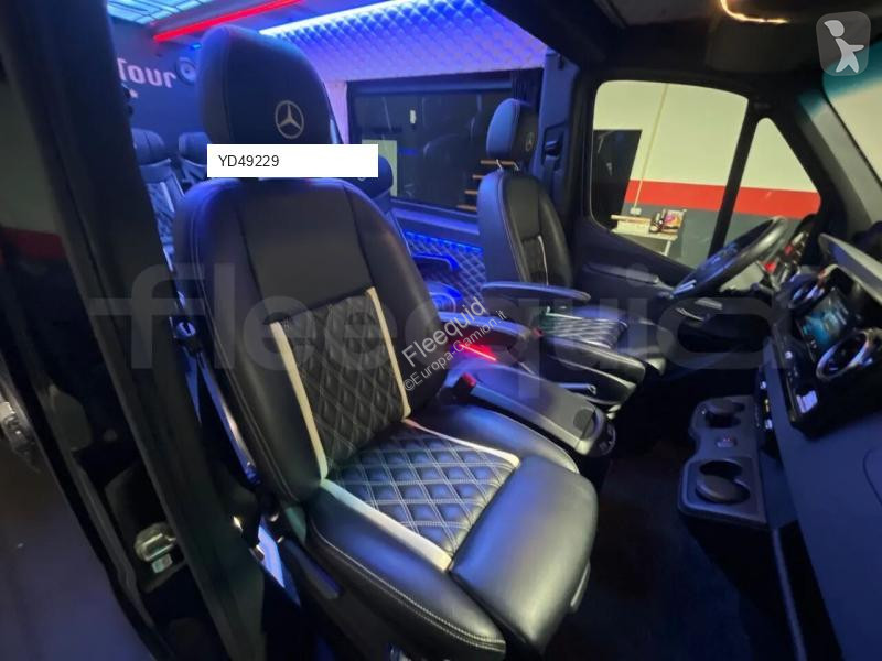 باص Mercedes