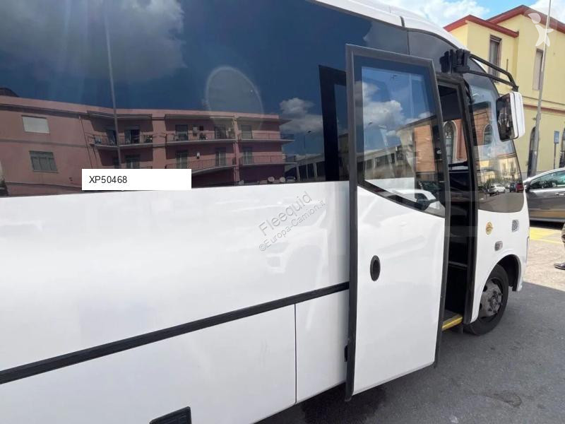 Autobús Mercedes 818