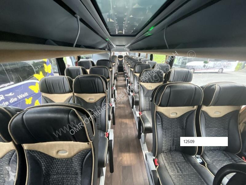 باص Neoplan Skyliner L