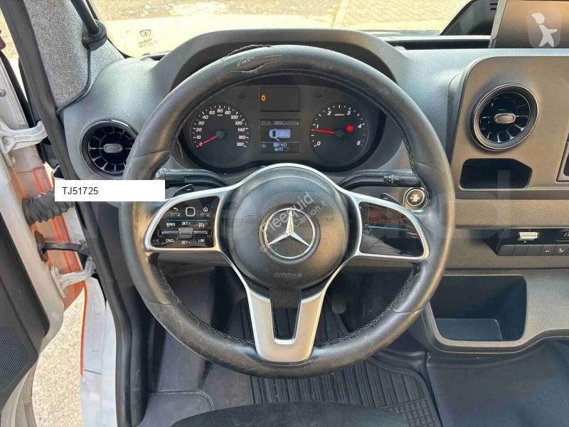 باص Mercedes