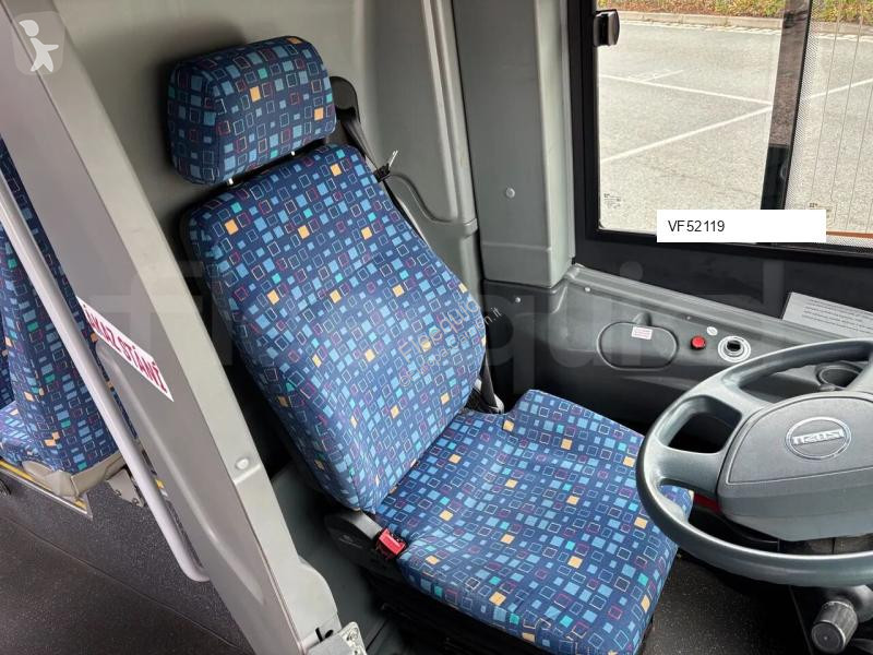 Autobussen Isuzu Novo