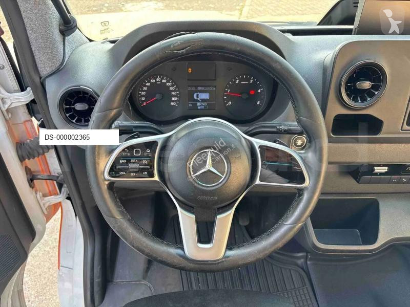 Коммерческий автомобиль Mercedes