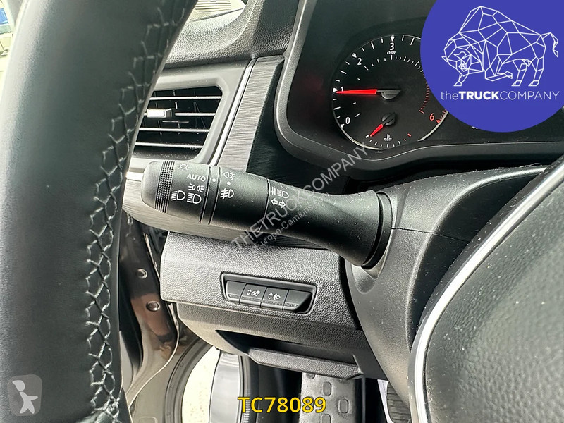 Užitkové vozidlo Nissan 2.0 DCI - MINIBUS - 9...