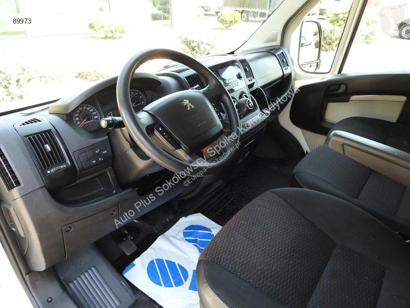 Furgoneta Peugeot BOXER FURGON BRYGADÓWKA 7...