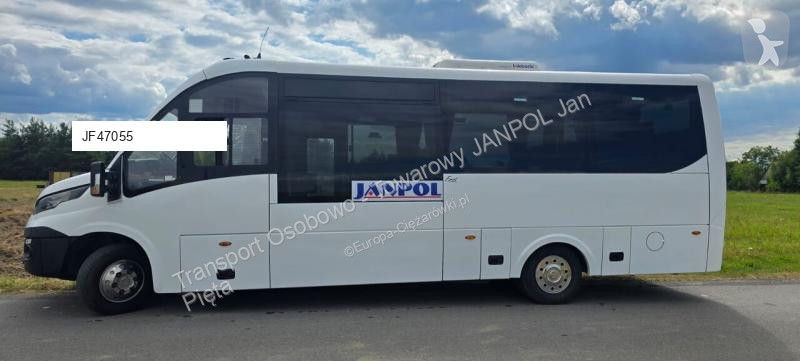 Autobús Iveco FIRST