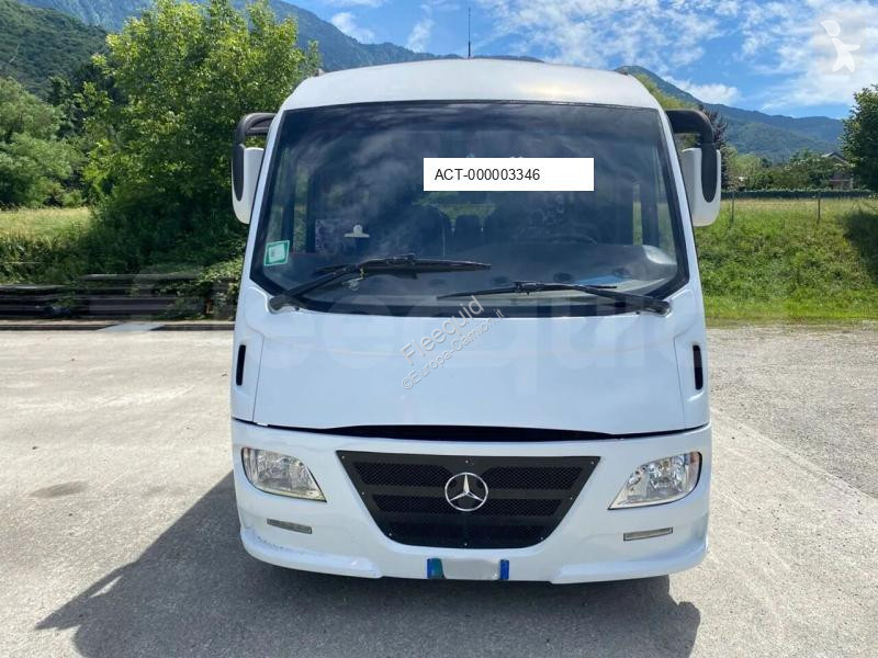 باص Mercedes Beluga