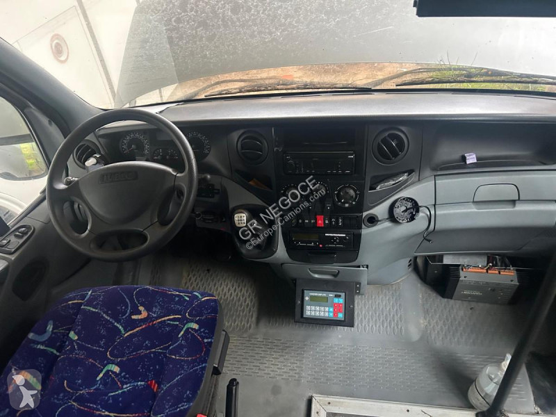 باص Iveco 50J18B43X