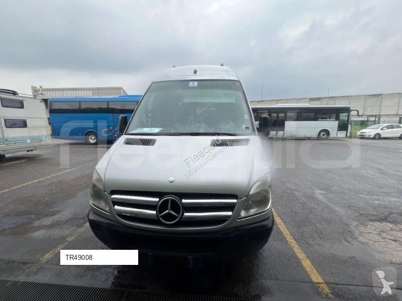 باص Mercedes