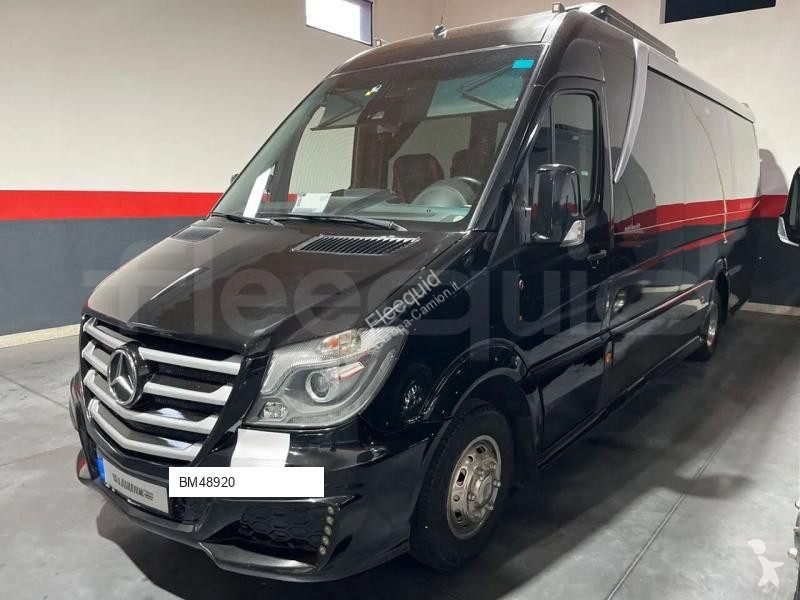 باص Mercedes