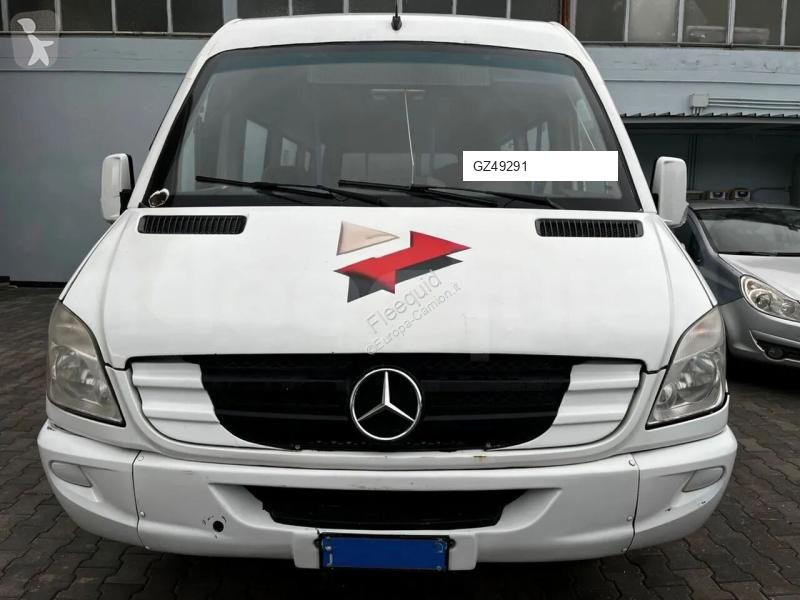 باص Mercedes