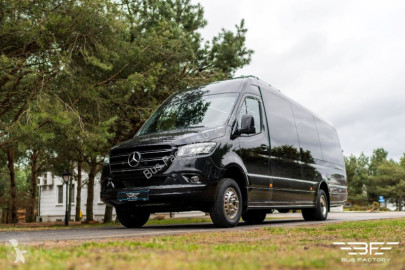 باص Mercedes جديد