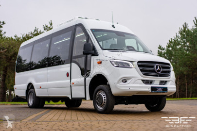 Autobus minibus Mercedes nowy