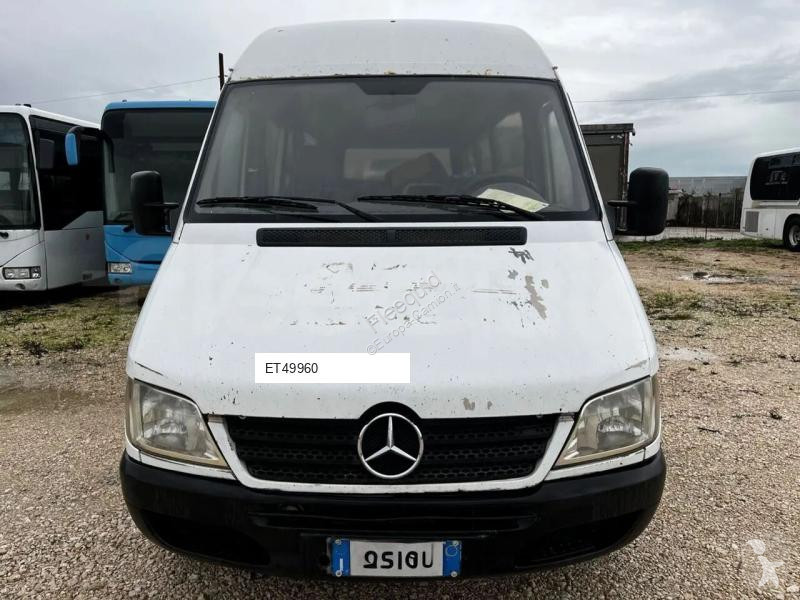 باص Mercedes