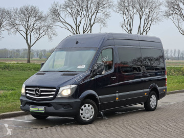 باص صغير Mercedes