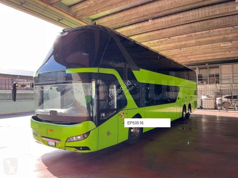 باص Neoplan Skyliner